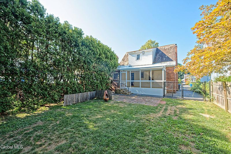 4th image of 21 Fordham Court