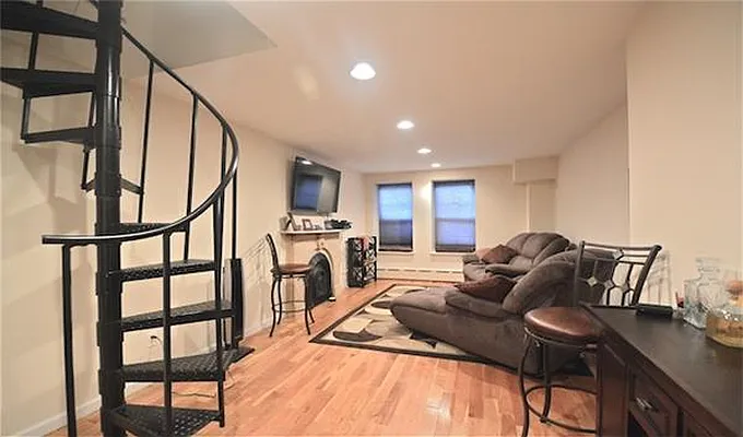 Rented by Maz Group NY | media 42