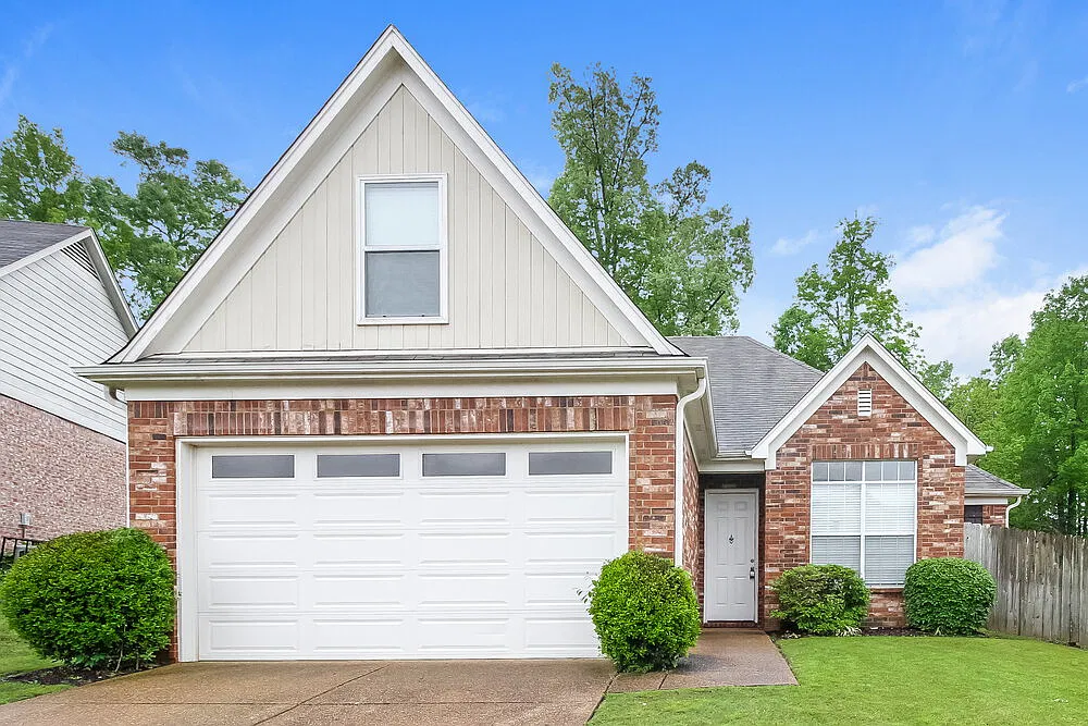 3 bed, 2.0 bath, 1787 sqft, $1,905 — Photo 1