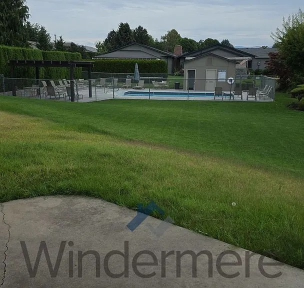 763 1/2 Village Way — Photo 2