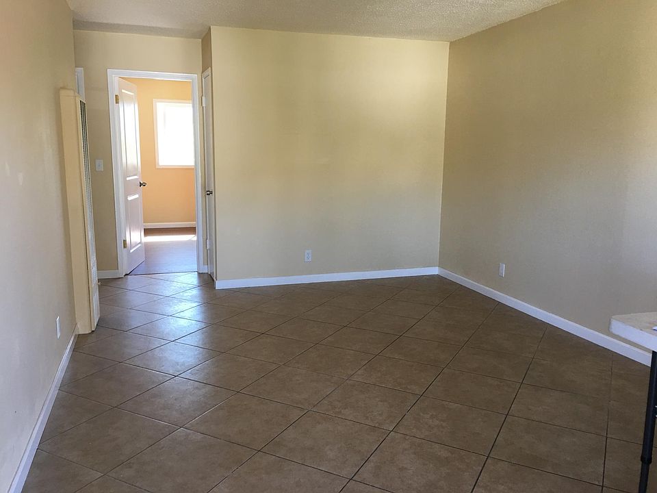 2nd image of 832 Farm Dr