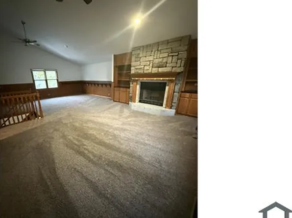 39 Arlington Dr, Romeoville, IL 60446