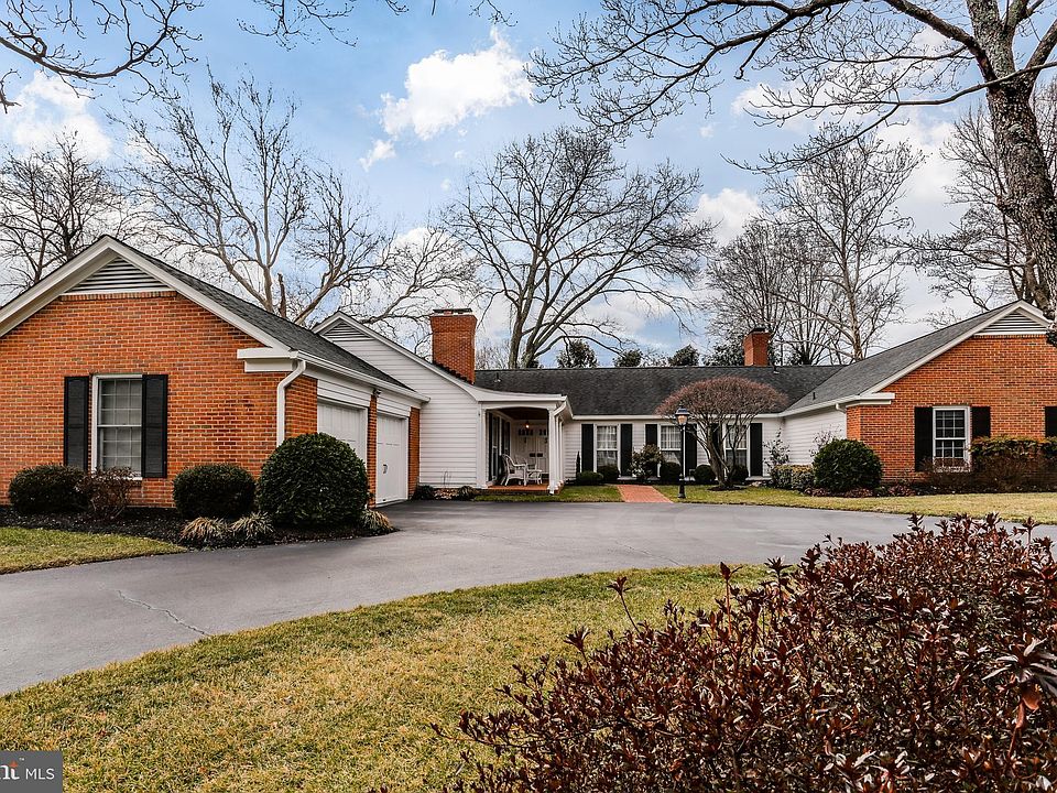 1st image of 466 Old Orchard Cir