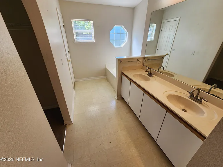 5940 Wentworth Cir S — Photo 16