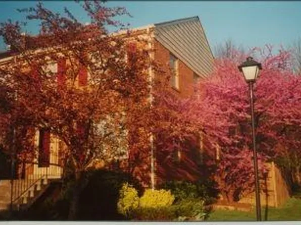 2529 Windbreak Dr, Alexandria, VA 22306