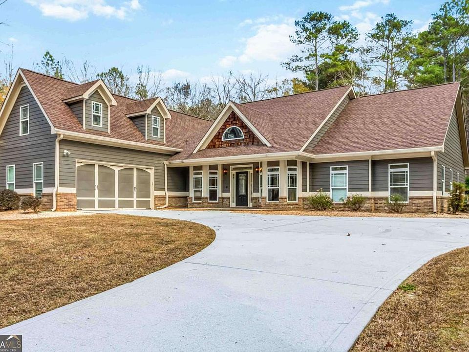 1st image of 152 Geoffrey Ln