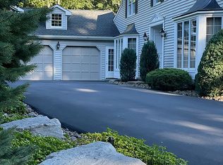 8295 Old Post Rd E, East Amherst, NY 14051