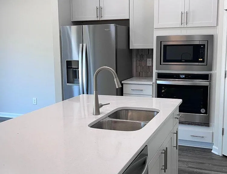845 Avonmore Dr — Photo 9