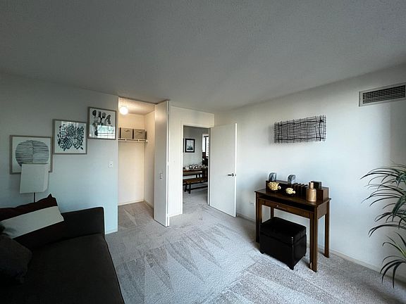 4th image of 400 E Randolph St #204
