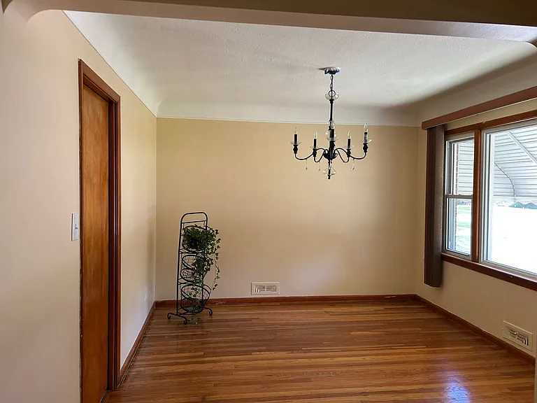4409 Adrian Rd — Photo 9