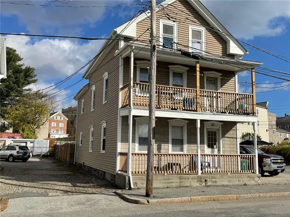 42 Elbow St, Woonsocket, RI 02895