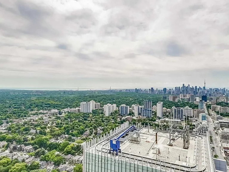 2221 Yonge St #5703 — Photo 21