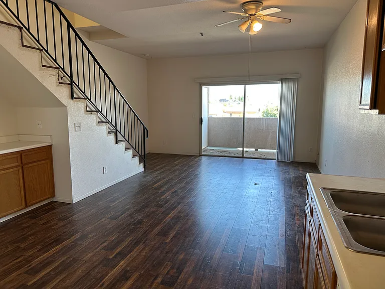 951 Georgia St #C — Photo 2