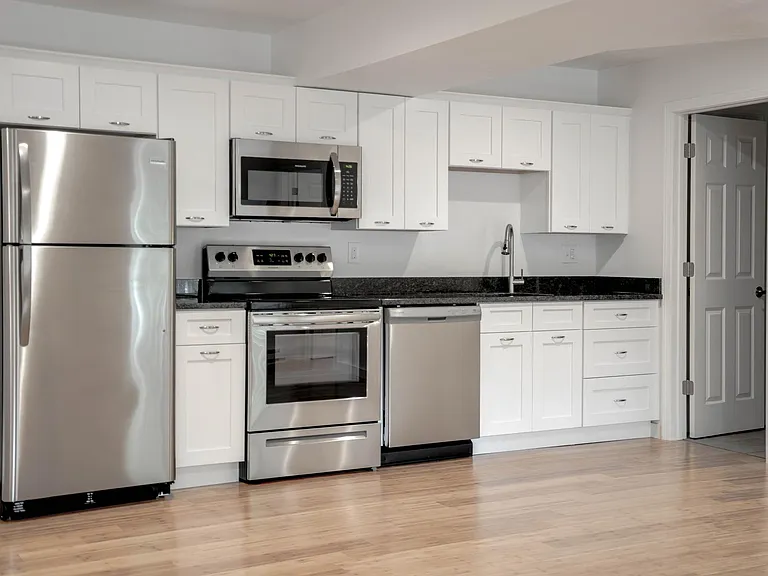 541 Main St #4 — Photo 1