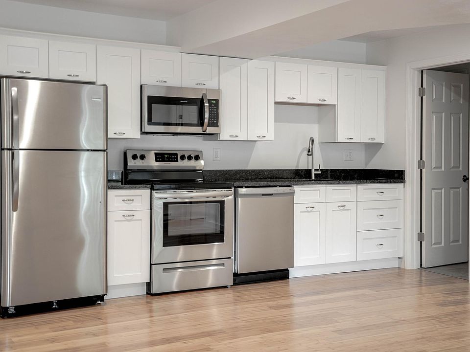 1st image of 541 Main St #4