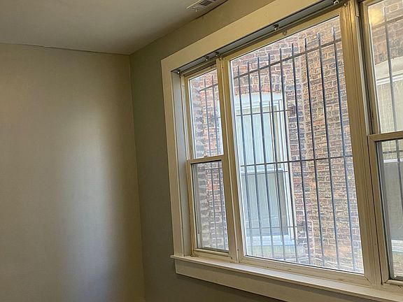 2nd image of 1310 S Sawyer Ave #1F