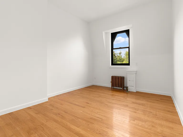 380 Monroe St #3 — Photo 6