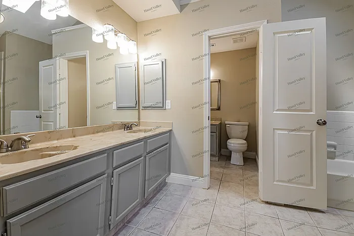 1229 Old Barn Ln — Photo 10