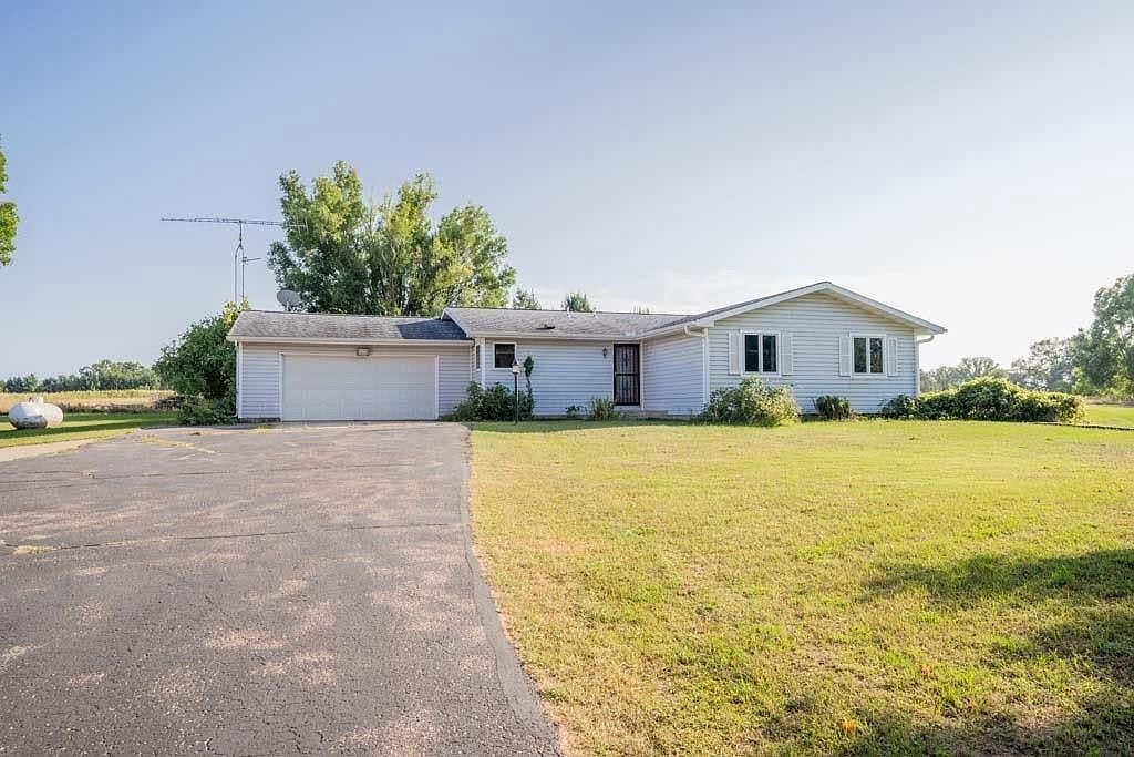 2475 East Spruce Road, Eleva, WI 54738 Zillow