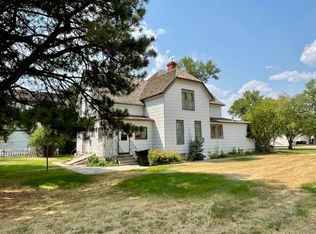 324 S 4th St E, Malta, MT 59538