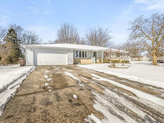 3rd image of 231 Center Street