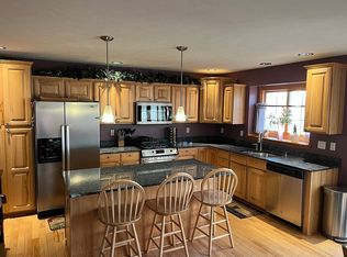 2808 Stinson St, Poplar Grove, IL 61065