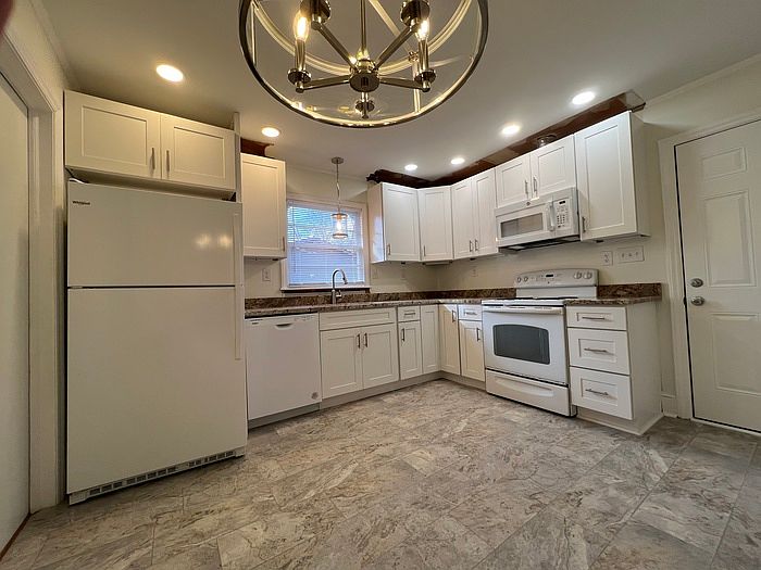 1st image of 1920 Eastway Dr