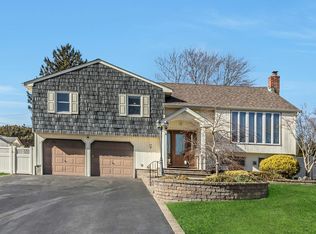 52 Harvest Ln, Commack, NY 11725