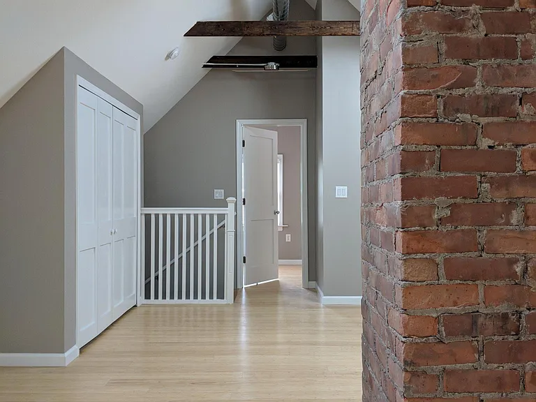 4836 Commonwealth St #B — Photo 16