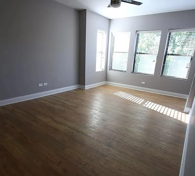 1120 W Addison St #3 — Photo 6