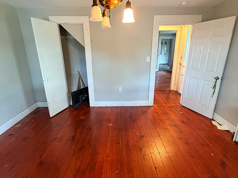 103 S Water St — Photo 3