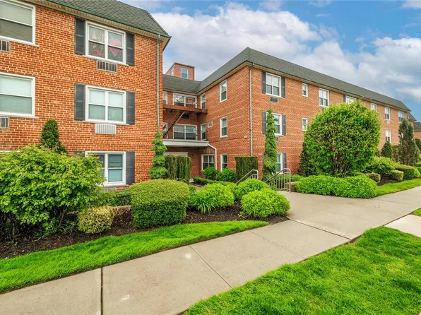 111 S Centre Avenue #2LL, Rockville Centre, NY 11570