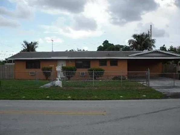 3900 NW 174th St, Miami Gardens, FL 33055