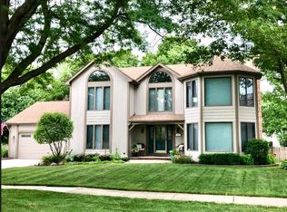 1142 Johnson Dr, Naperville, IL