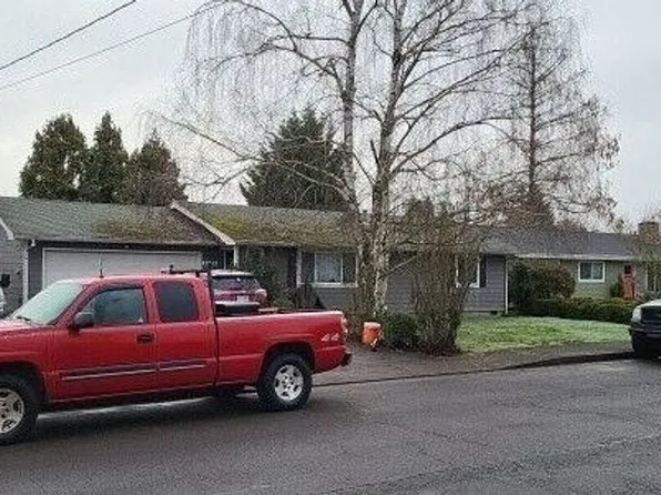 4334 5th St, Hubbard, OR 97032