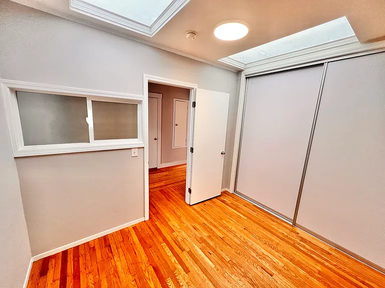 363 Willits St — Photo 4