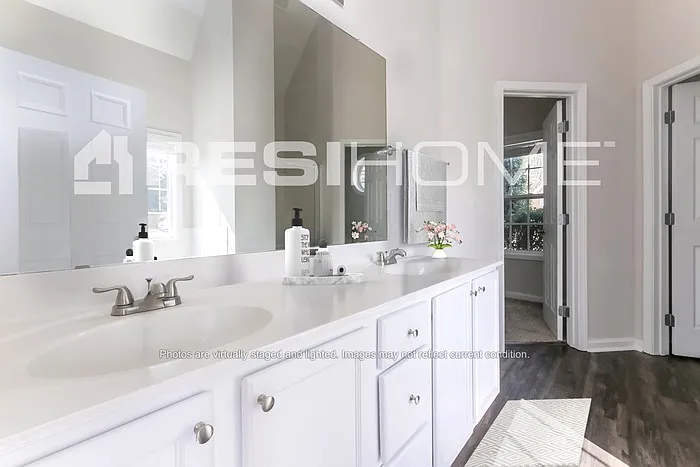 1340 Saint Isabella Ct — Photo 10