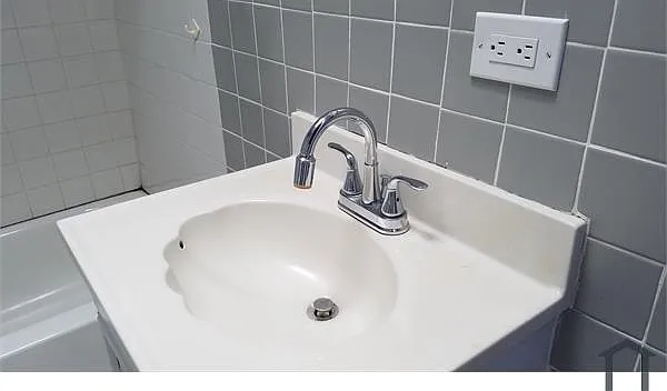 4175 Hamilton Ave — Photo 17