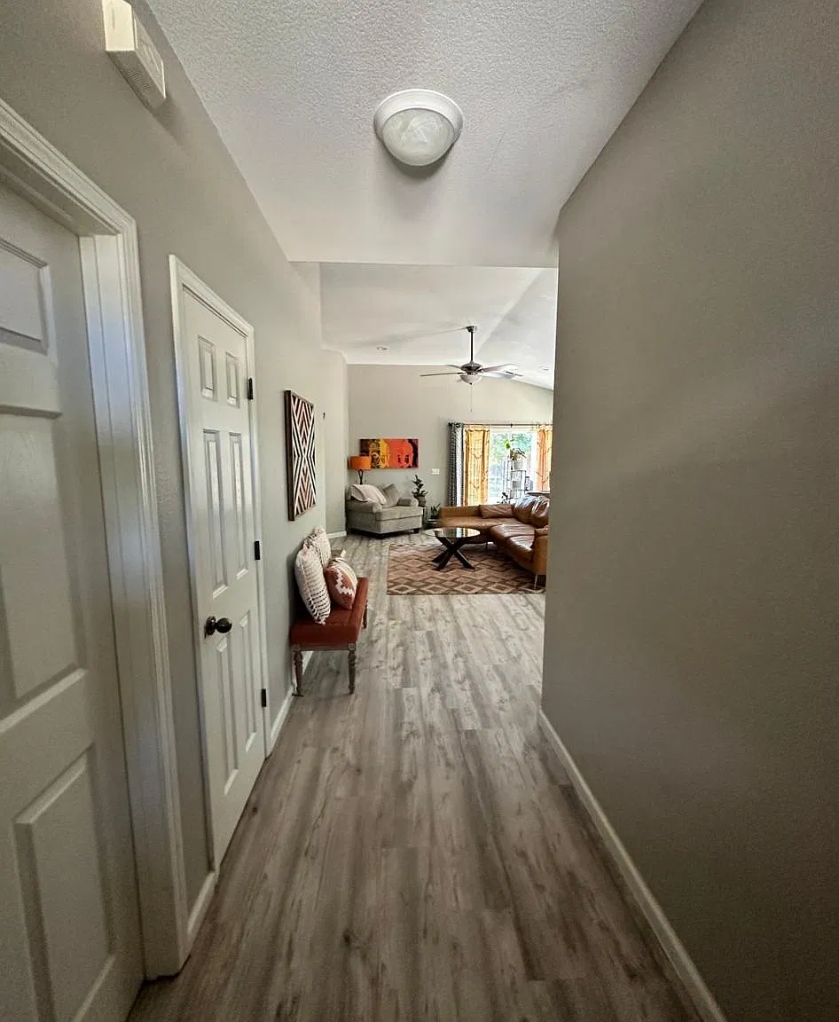 1 Cosmo Dr — Photo 3