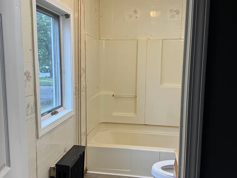 232 Birchwood Ave #A — Photo 7