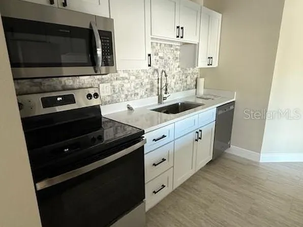 140 Hunter Lake Dr Unit B, Oldsmar, FL 34677
