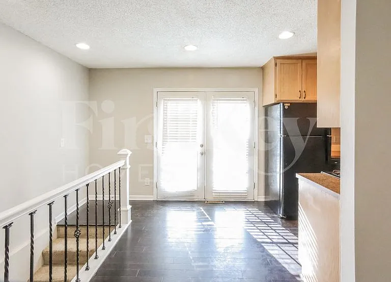 5126 S Delaware Ave — Photo 6