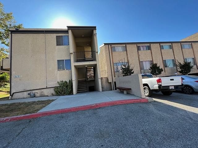 1st image of 1725 Neil Armstrong St