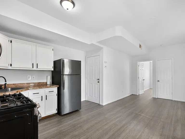 606 S Claymont St #1 — Photo 10