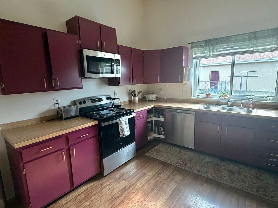 1st image of 847 Van Gordon St