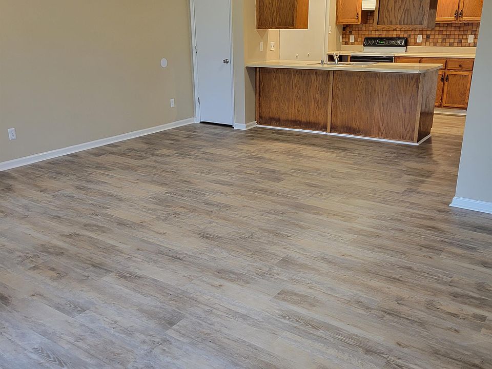 1st image of 1655 Foxhaven Dr #102