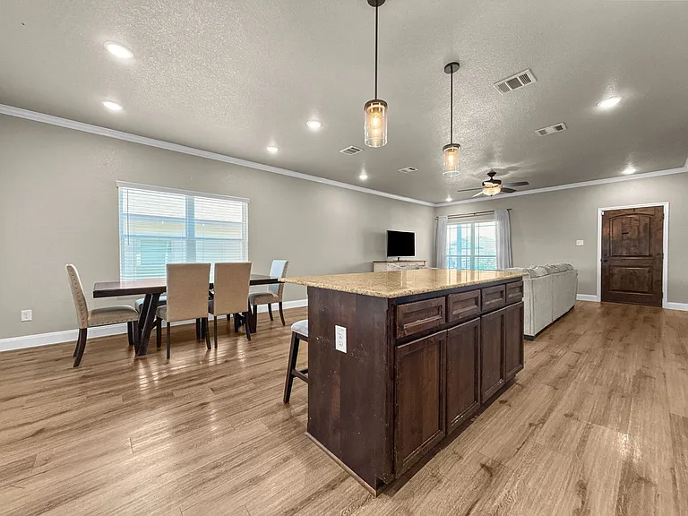 1606 Black Kettle Trl — Photo 4