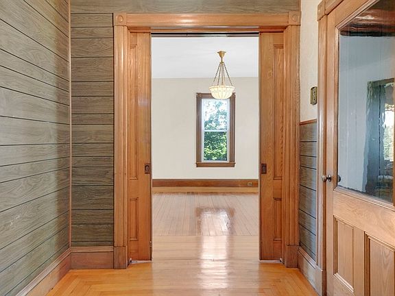 3rd image of 85 Garfield Ave