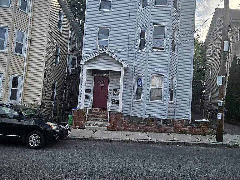 6 Ashley St #2 — Photo 1