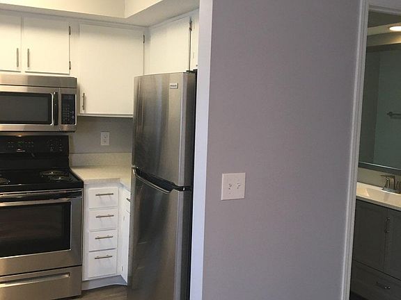 3rd image of 5092 Dalmeny Ct
